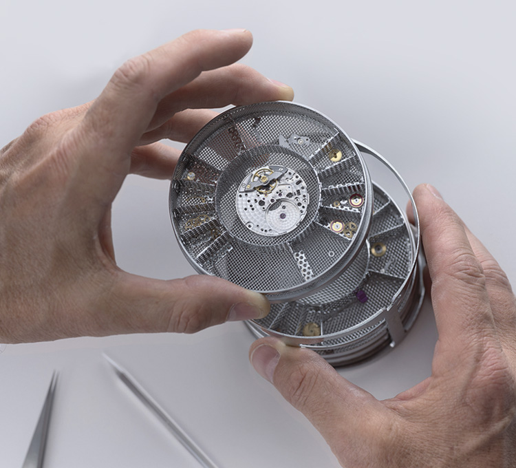 Rolex Servicing Procedure Cleaning The Movement Portrait Grand Rapids Mi