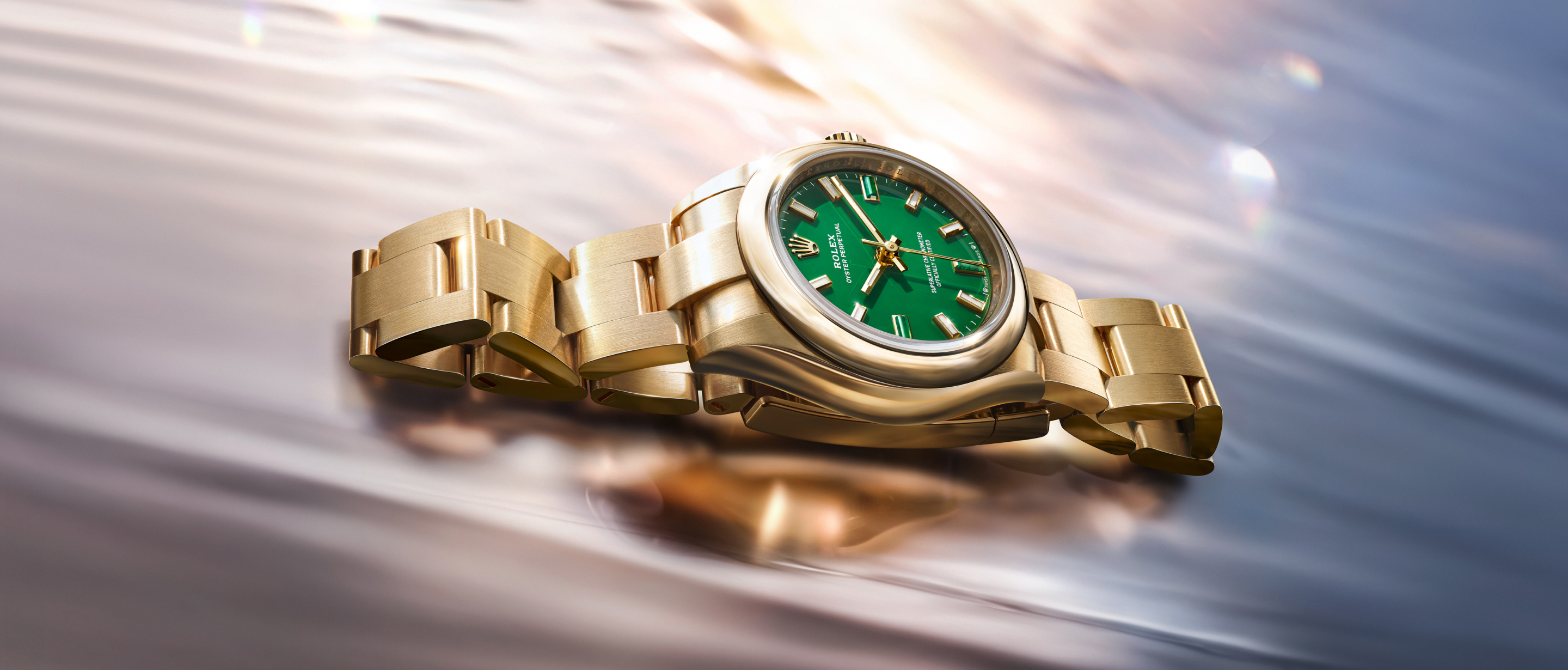 Rolex New Watches 2026 The Oyster Perpetual 28 And 34 M124205 0002 And M276208 0002 Ambiance Landscape Rolex New Watches 2026 The Oyster Perpetual 28 And 34 M124205 0002 And M276208 0002 Ambiance Landscape