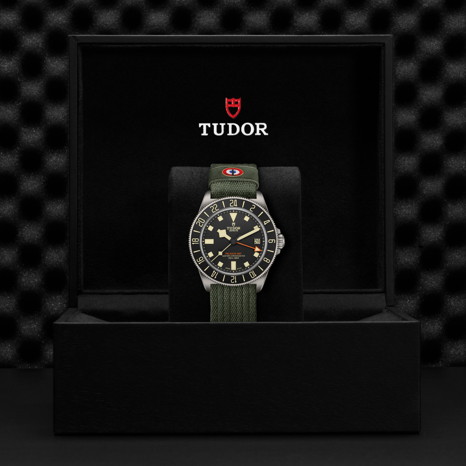 Tudor M2542gxx7nu 0002 3